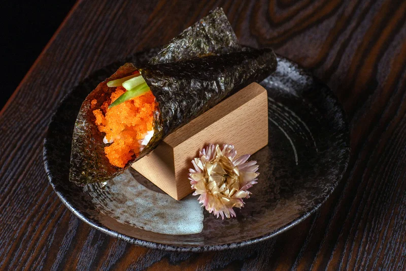 Masago Hand Roll
